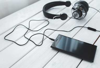 意甲：关于米兰左右后卫引援的最新进展，杜埃分歧很大，左后卫新增两目标